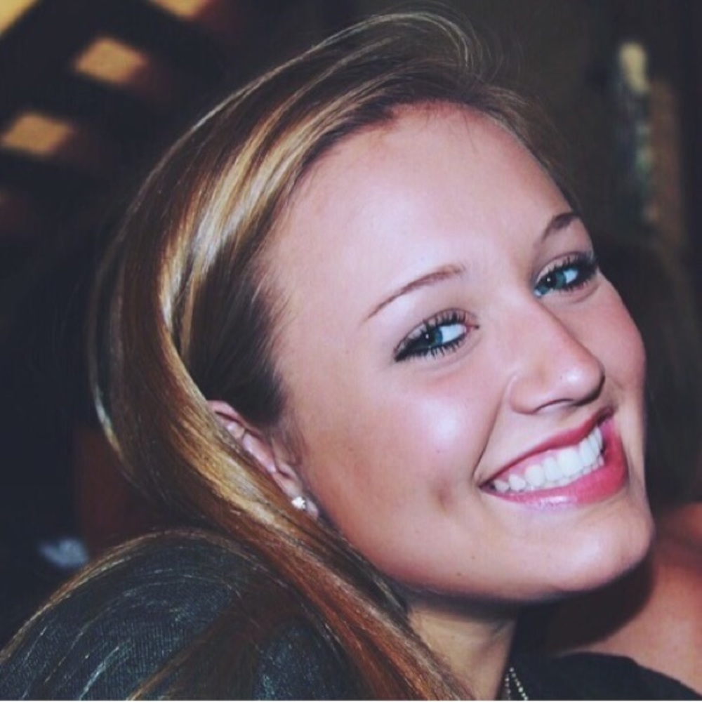 Meet your Posher, Olivia